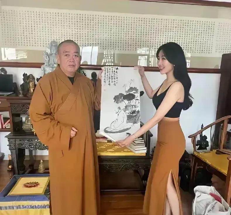 释永信跌倒，李国麟吃饱：
第1、1954年出生，71岁了，以前没火，现在因为鸠摩