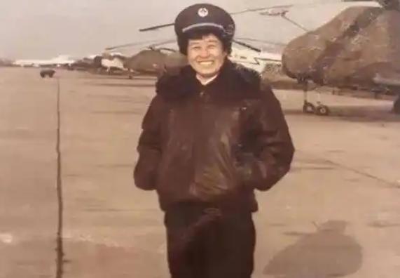 1964年，28岁女飞行员，被派往西北执行绝密任务，谁料，上飞机前，被人一把拉到