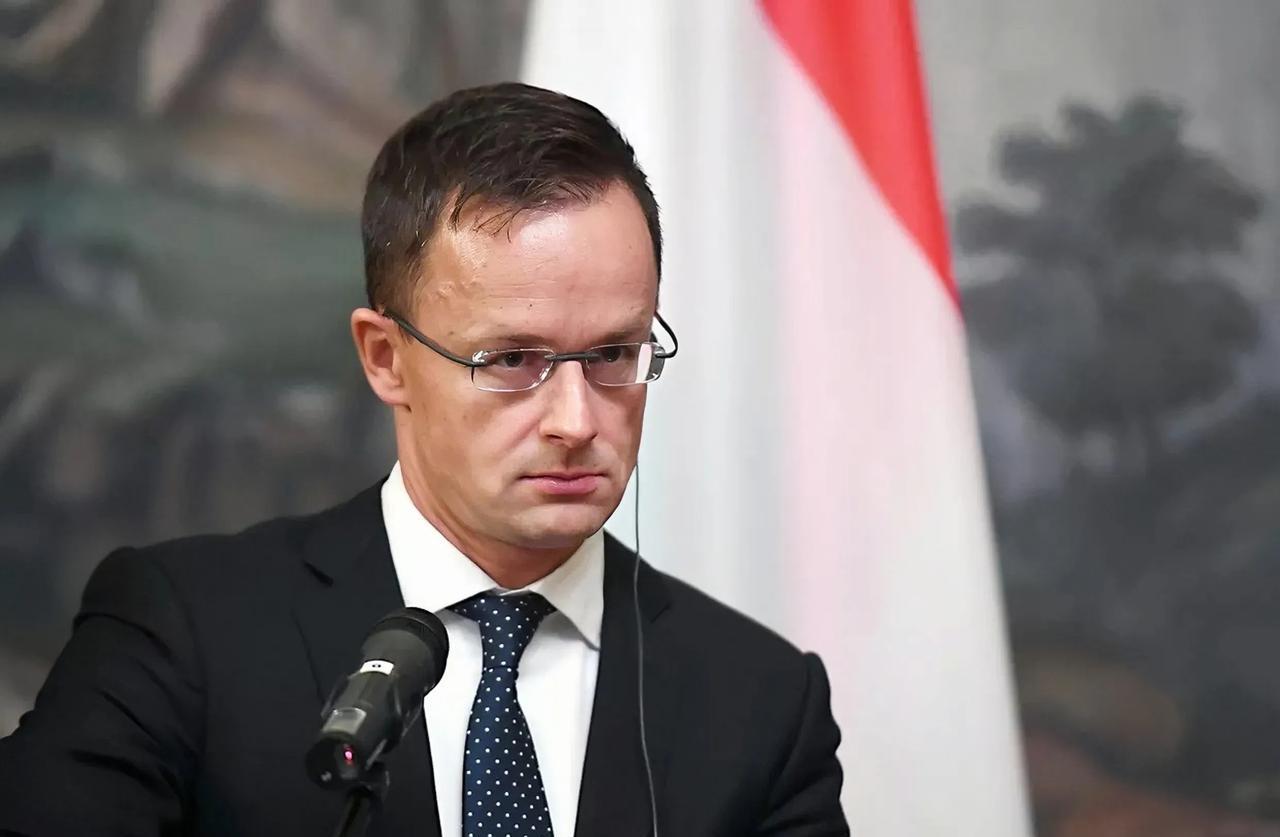 【西雅尔托：欧盟正试图破坏普京和特朗普之间的会晤】
布达佩斯时间2025年8月1