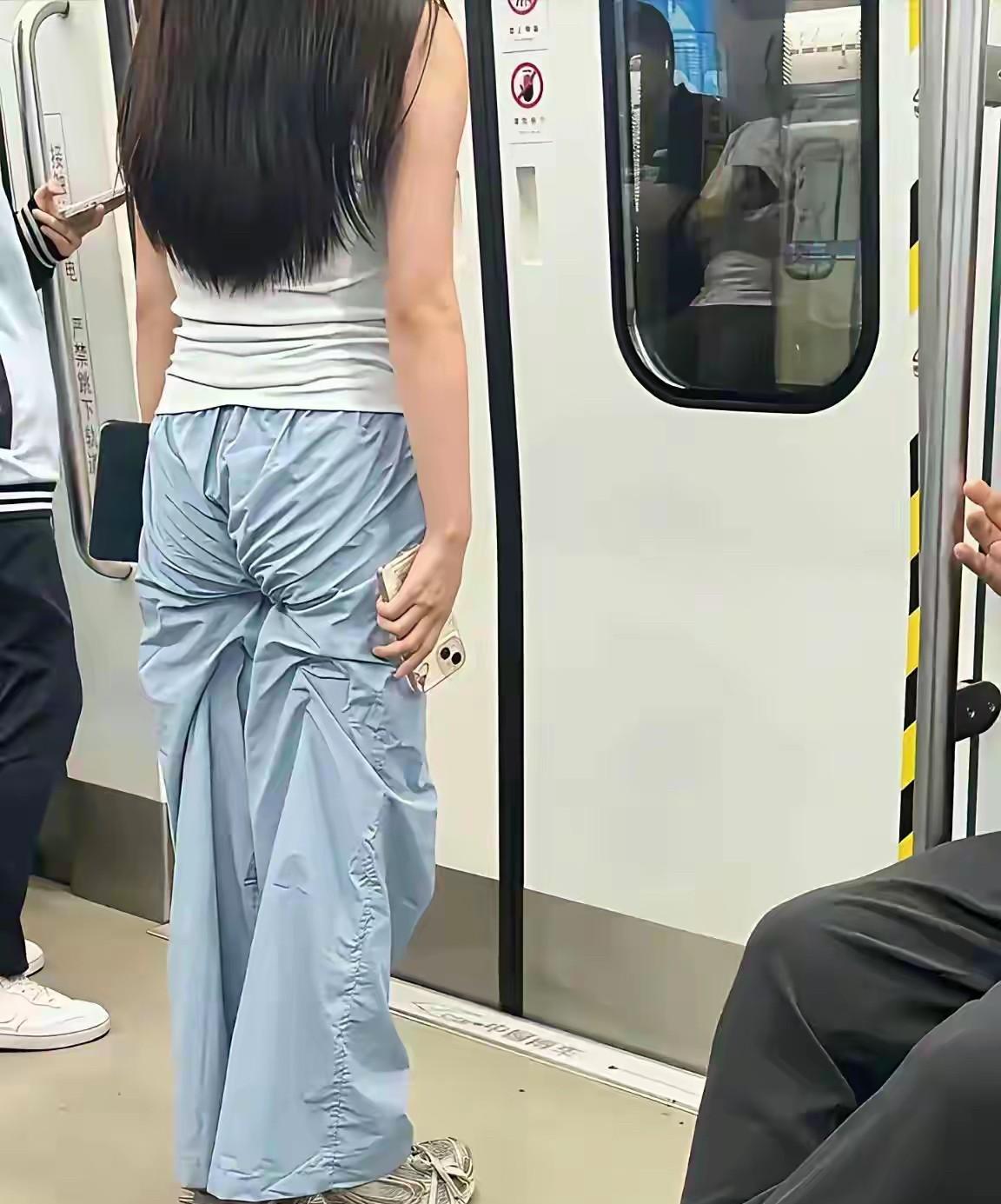 没别的意思，我就想问一下：是这种设计风格吗？是不是我已经跟不上潮流了？