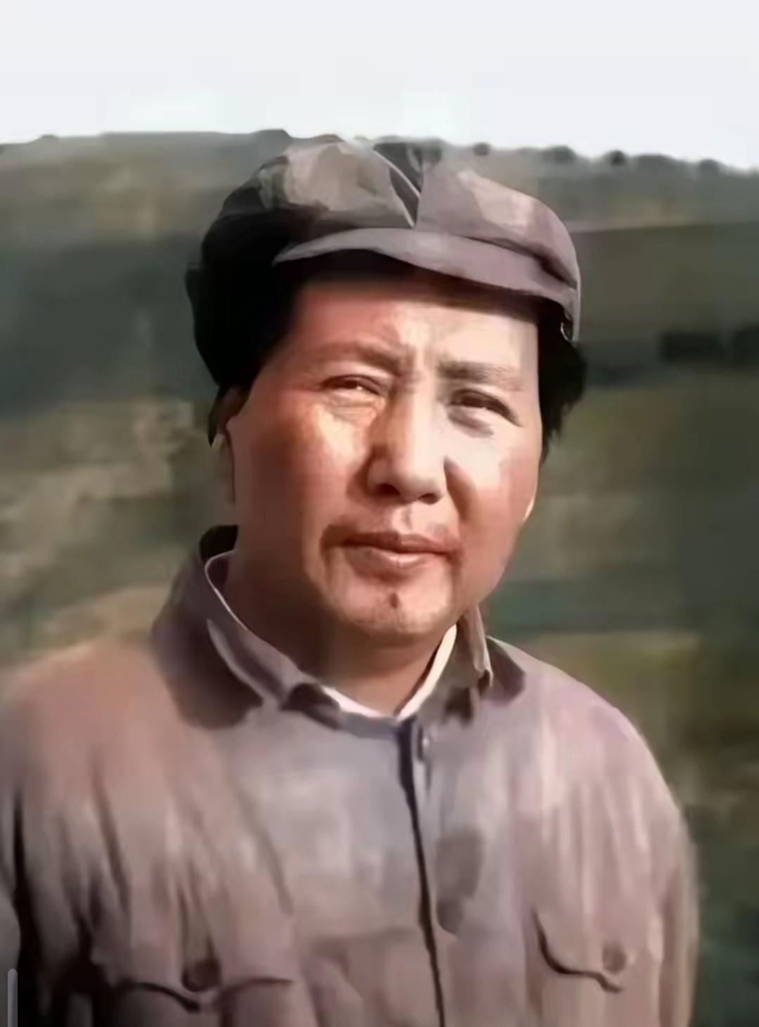 颂毛主席
生为黎庶济苍氓，力挽狂澜救国英。
思想辉光昭禹甸，功勋卓绝世难并。
敢