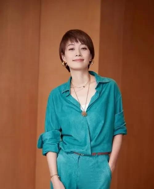 马伊琍和姚笛在演艺事业上都有一定知名度，但财富积累方面存在显著差距。
- 马伊琍