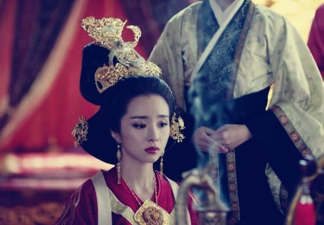 1090年，有人偷偷告诉太皇太后高滔滔，年仅14岁的宋哲宗与公主的乳母有私情，高