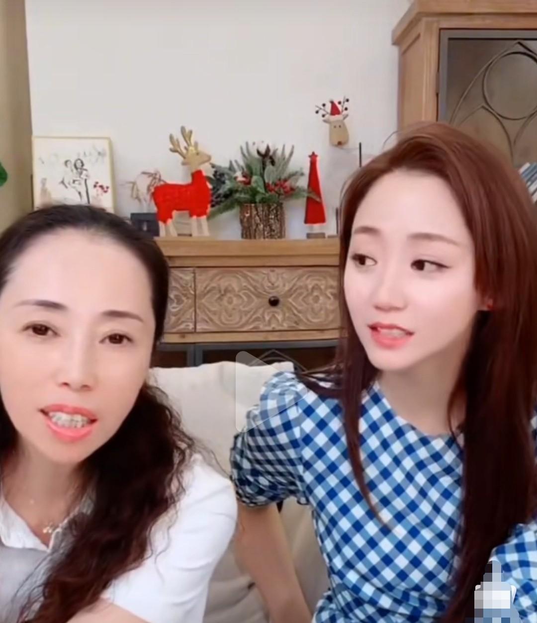 万千惠其实很有生意头脑的，
我们网友都被她“傻、白、甜”的外表所迷惑了，她还是蛮
