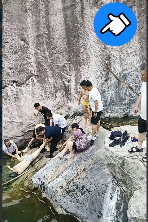 真的天都塌了，母亲眼睁睁看着孩子在自己面前沉底但没办法施救，近日，河南平顶山，一