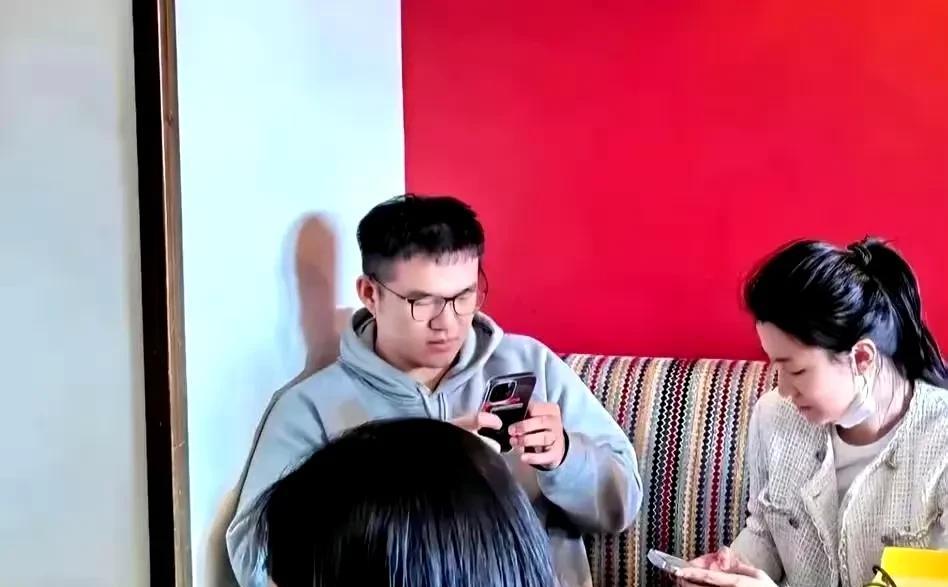 乔欣选了一个外貌并不出众的富二代，引起了很多人的议论
从“颜王”杨洋到豪门老公赖