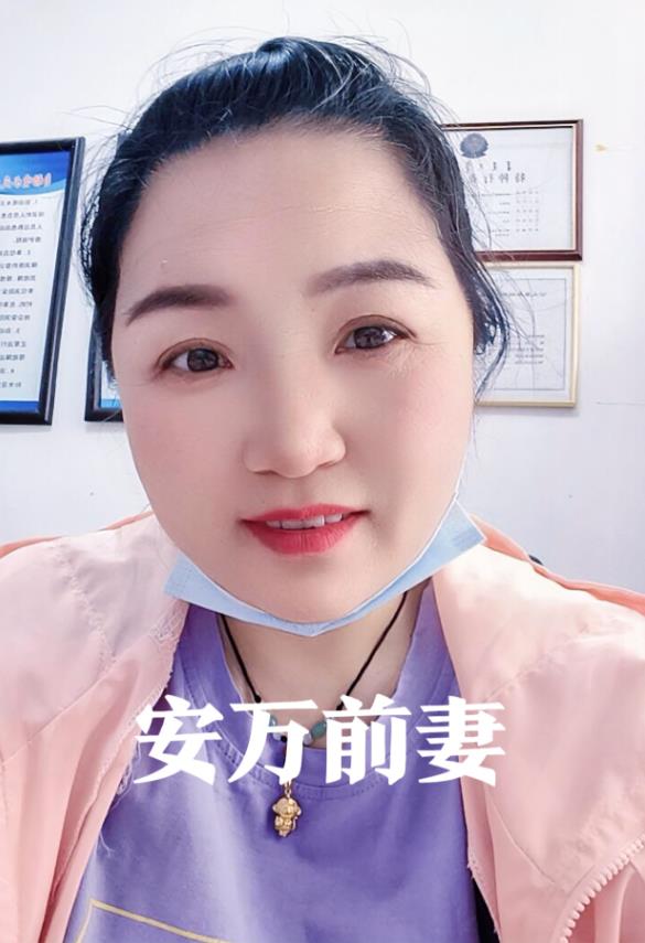 万万没有想到的是，安万前妻牛娟梅出现了，而且开始直播了，安万现老婆估计很生气，说