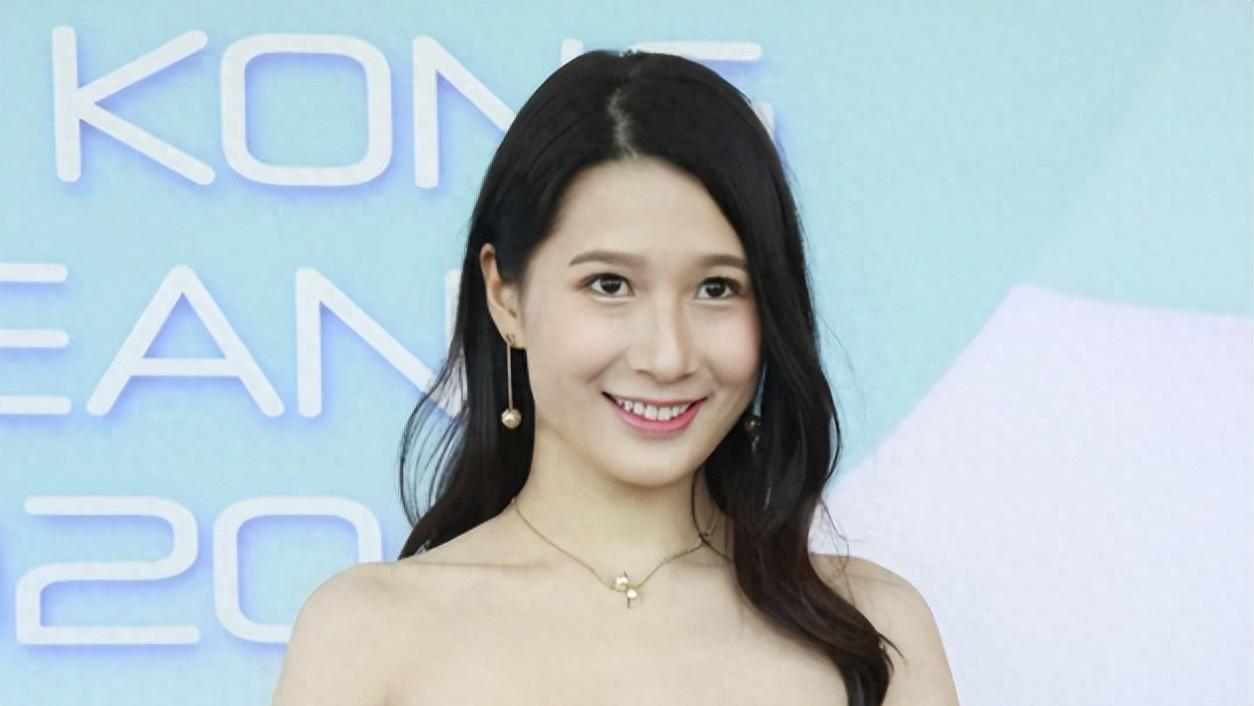 海产大王千金蔡颂思获男友求婚，40亿身家新娘幸福晒巨钻