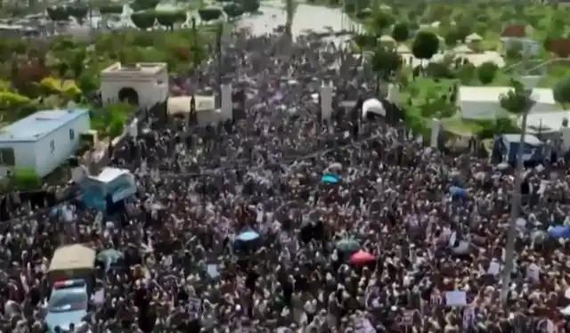 最新消息：也门胡塞武装9月1日为上周死于以军空袭的高层人员举行葬礼，并公布死者名