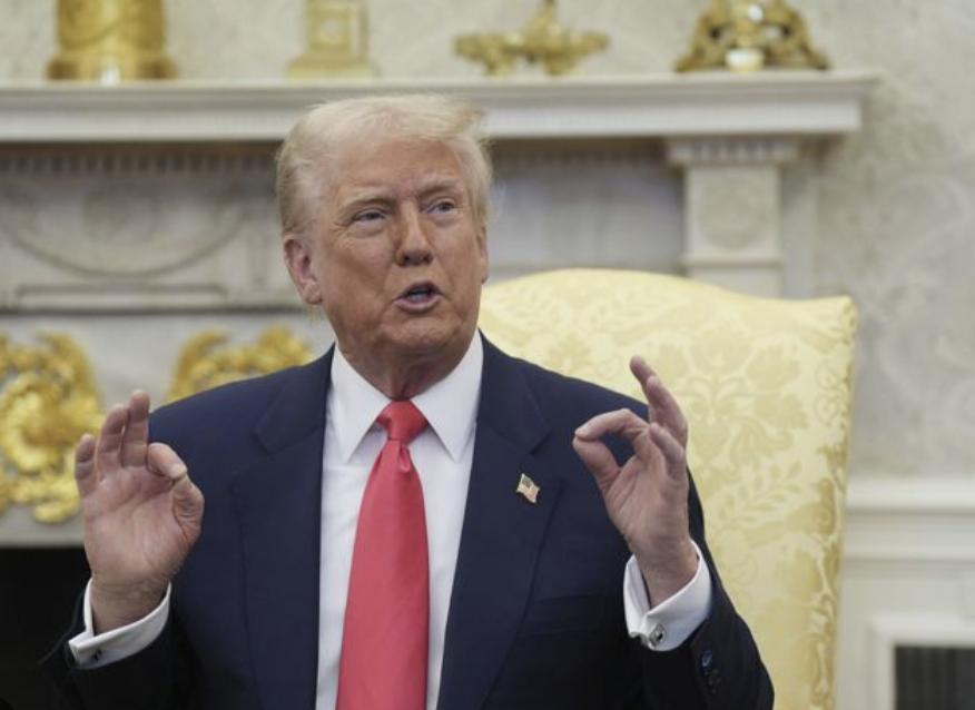 美国现在是全世界最难的国家：
1、美国内几十万人抗议游行。
2、关税战遭遇中国的