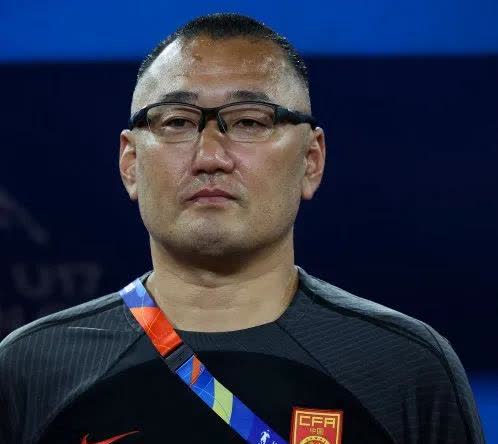这次媒体人对 U17 国家队主教练上村健一的爆料还是相当劲爆的！
输球后矛盾爆