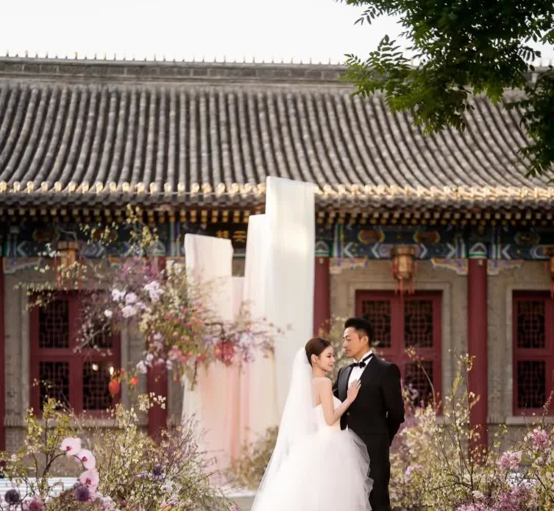 熙媛，
你义无反顾嫁他，
为他生儿育女，
你看他又娶新人，
你后悔吗？
