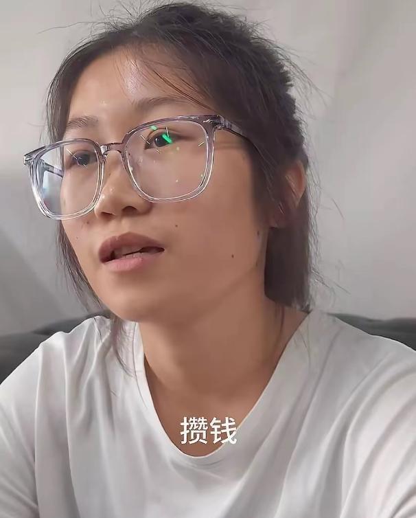 彻底被“扁担女孩”刘燕感动到了！在接受新华社专访时，她说了一句“我多做一点，父母