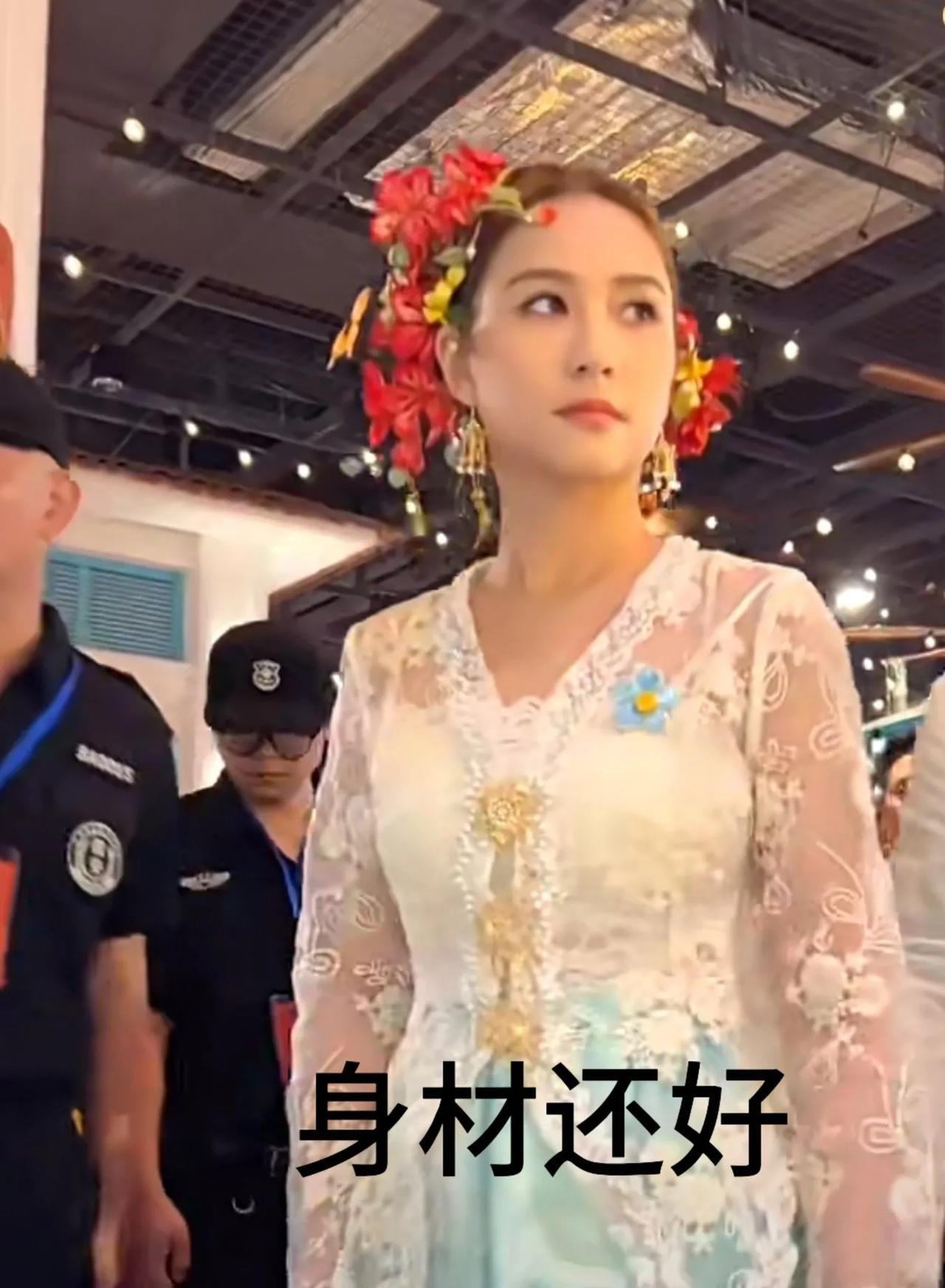 她应该是最会“投胎”的人吧？
世界上最令人羡慕的女人应该就是何超莲了。
