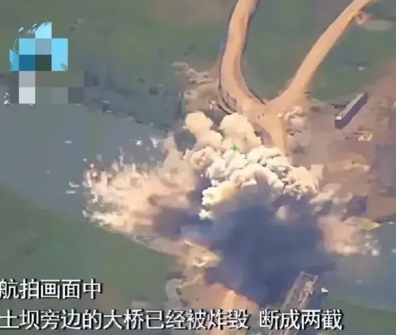 俄罗斯已经杀红了眼，无所顾忌地对乌克兰全境狂轰滥炸，连一条小土坝都不放过。
6月