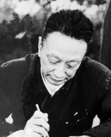 1965年成都某招待所，一位白发苍苍的老者刚吃完花生米，突然捂着肚子疼得满地打滚