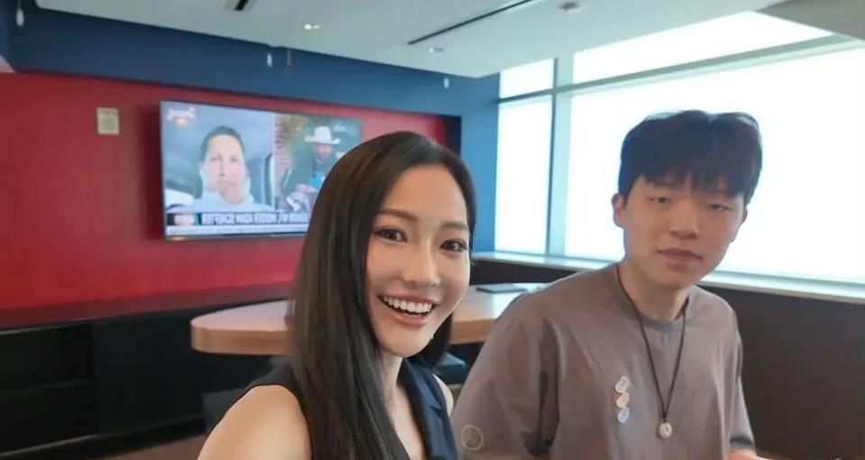 杨瀚森没进小绿屋的几点原因：
1.虽然这次参选之前杨瀚森签约了富保罗的团队，但经
