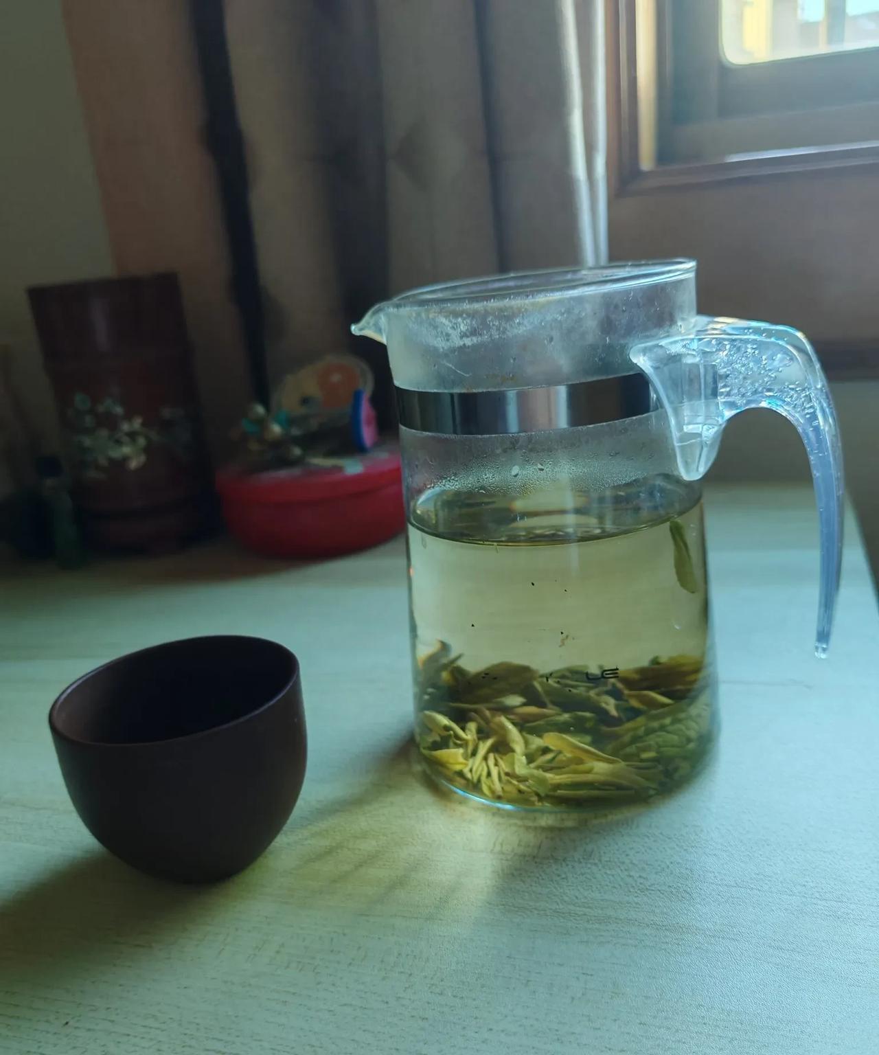 最忙碌的人在拼命赚钱！
    太休闲的人在玩乐消遣！
 人啊，就是如此，你呆在