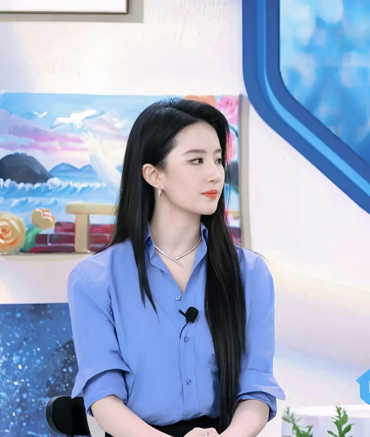 讲真的，刘亦菲如果能获奖的话，这对于一个女演员来说，这肯定是对她的肯定。
但是刘