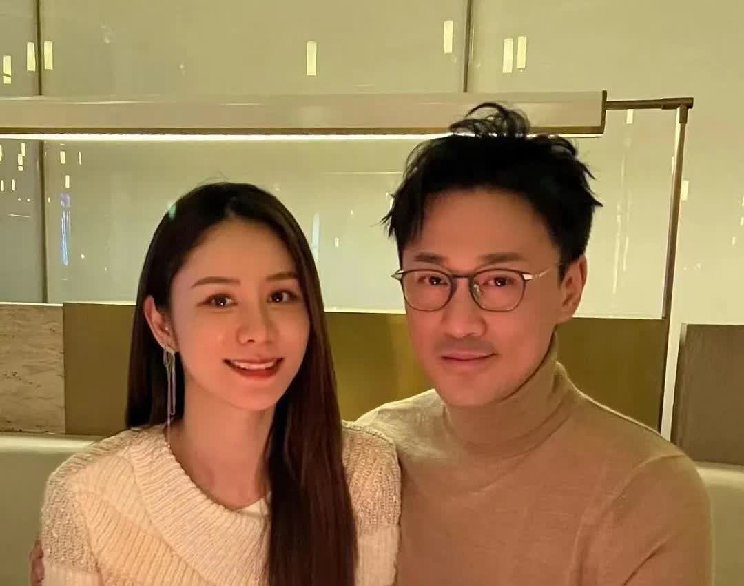 林峯老婆两次提要求查保姆行李，这两点网友吵翻了：

1，保姆说顺风车到楼下了
