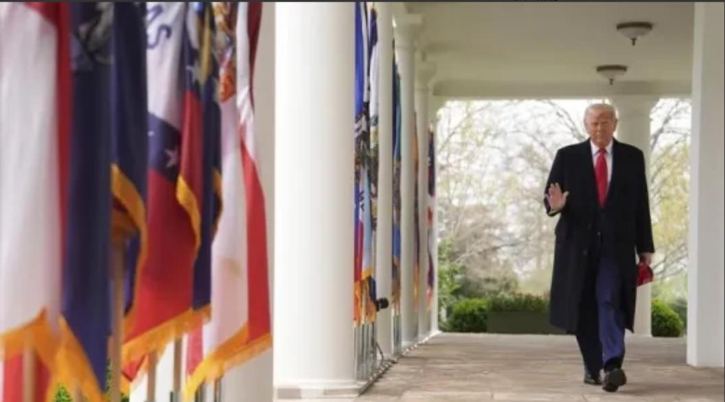 美国这次加关税，表面上是冲着咱们来的，可细一想，反倒像是给中国送了个大礼包。全球
