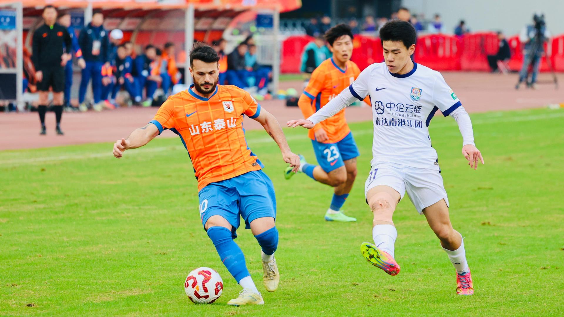 泰山队恢复训练时间确定，韩鹏8日迎全运关键战，瓦科去留还需等