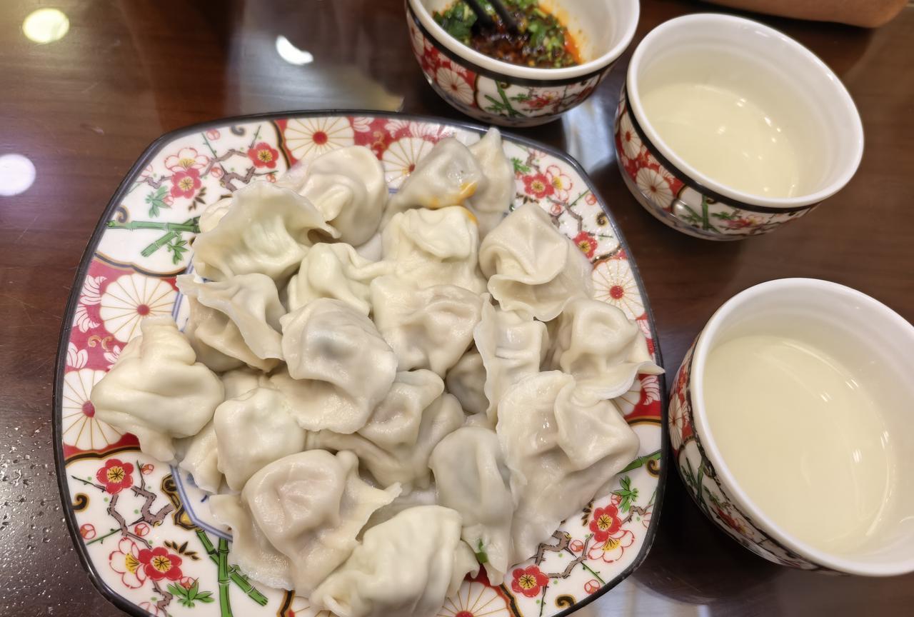 很多老歌，听起来眼眶潮湿，太委屈了，仿佛来到寺庙，看到佛以为看到希望了
再听起来