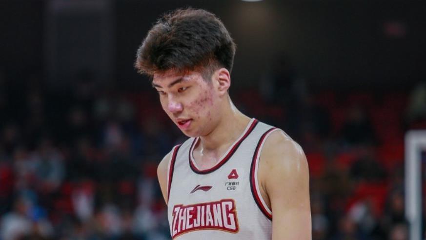 西乙联赛4分4篮板，NBA季前赛4分4篮板，余嘉豪和杨瀚森差距越来越大