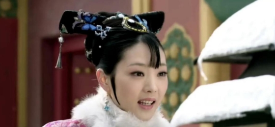 因余莺儿的扮演者崔漫莉被行拘，北京卫视今日重播《甄嬛传》时将她的戏份全部删除。