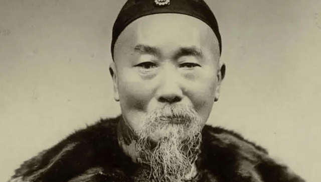 1888年，李鸿章把22岁的女儿嫁给老大臣，两人的子孙出类拔萃