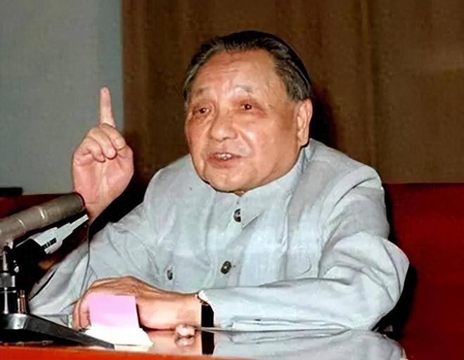 朱老总准备好了发言稿，邓小平说：有两个地方要修改