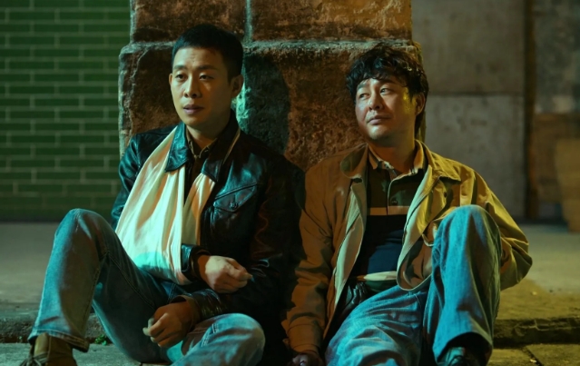 狂飙》之后，张译和张颂文再无交集。

本来有机会两人在最近的华表奖上相遇。因为张