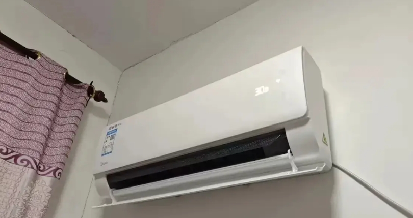 空调成摆设了！

家里空调都装了七八年了，但用的次数很少。36℃的高温天气，家里