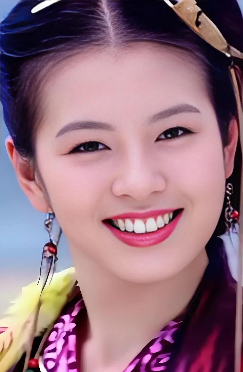 还记得《仙剑奇侠传》中鬼灵精怪的少女阿奴吗？
提起2005年风靡大江南北的《仙剑