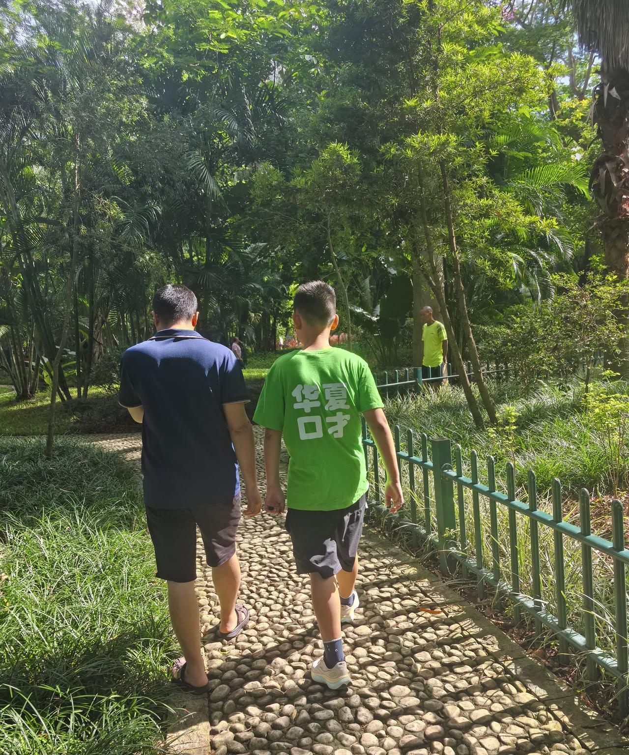 还没到12岁，身高都160了，我这么大才147，现在的孩子长太快了