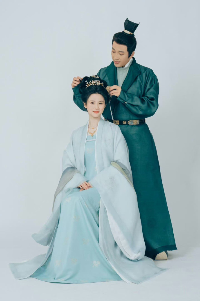 天呢，我的记忆还停留在张慧雯和刘昊然搭
琅琊榜2的林溪姑娘
怎么现在竟然和于正演