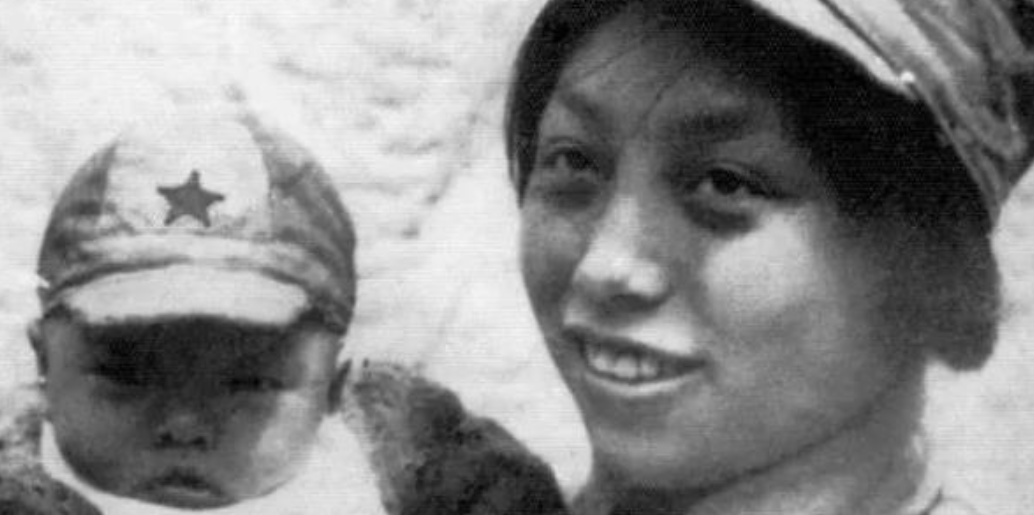 1943年，李运昌和其他300人，被日军7000人包围。1妇女说带他们突围，领着