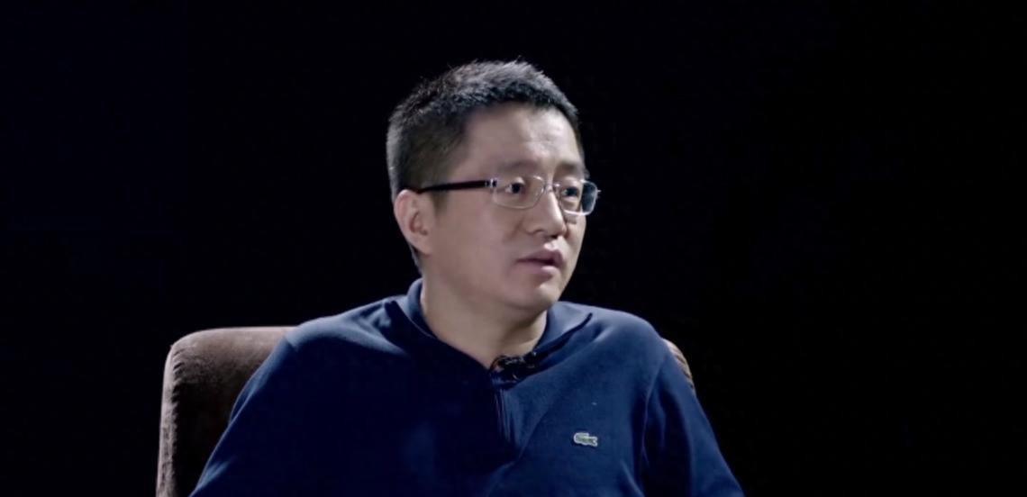 辽宁小伙被保送清华，年薪1.5亿，为何在42岁携百亿身家提前退休
辽宁小伙张伟（