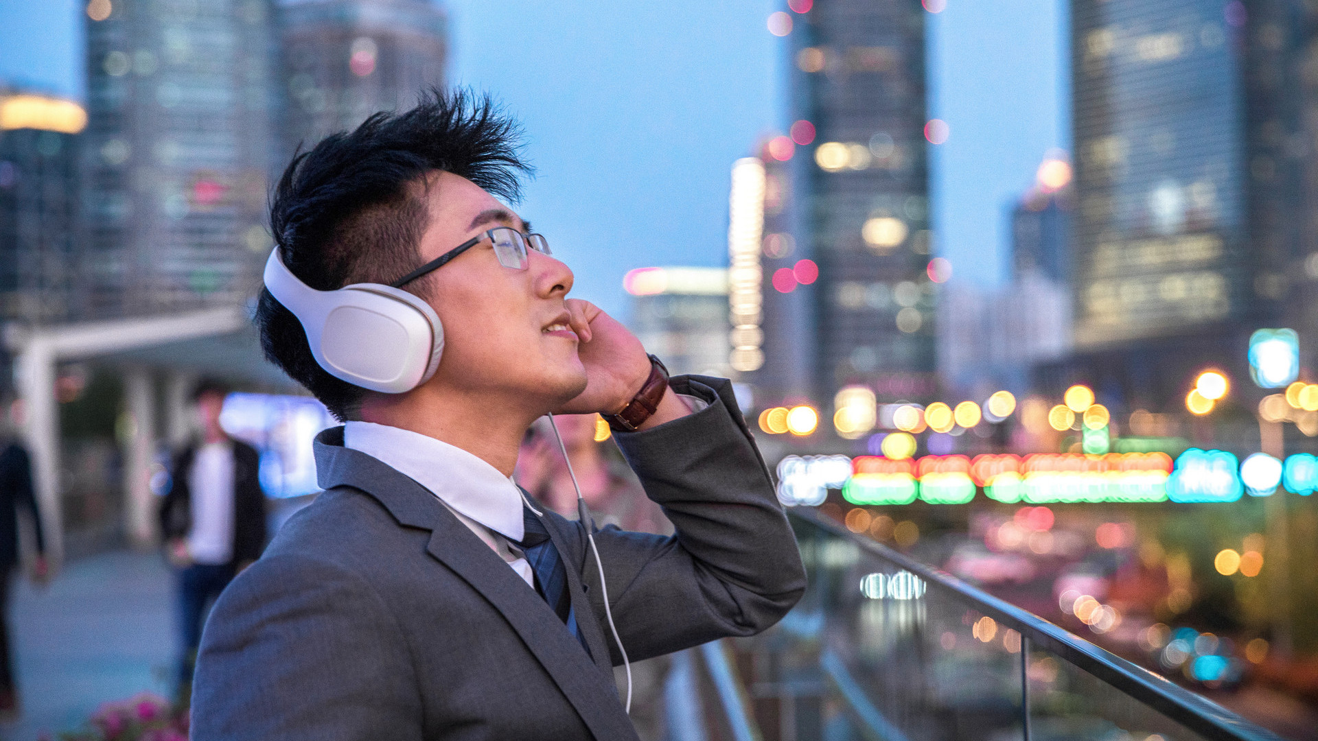 通勤党狂喜！览邦 Watch Ultra 独立通信+AI+语音+视界，刷公交/支付/通话一表全包：这