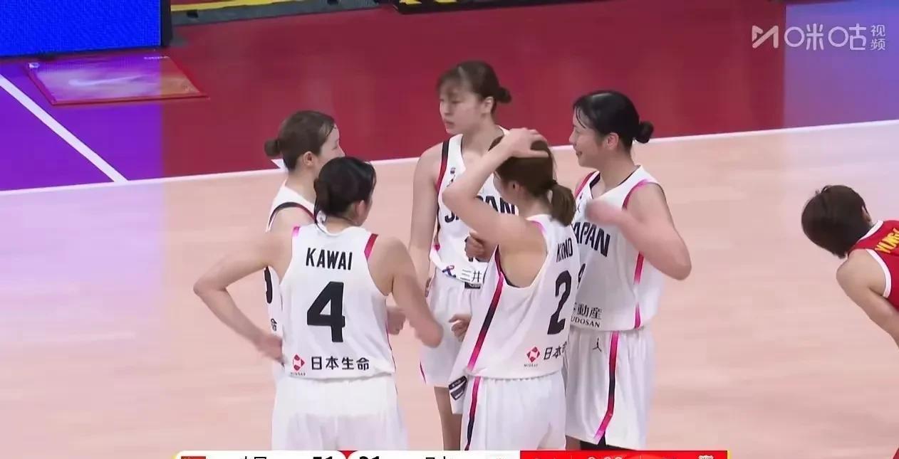 中国女篮用两场比赛给日本女篮打出阴影了。从首战仅赢9分到次战狂胜32分，中国女篮