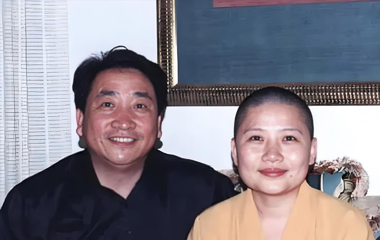 2000年，姜昆在国外偶遇到已经出家的李娜，出于好奇，也是惋惜，便询问起李娜出家
