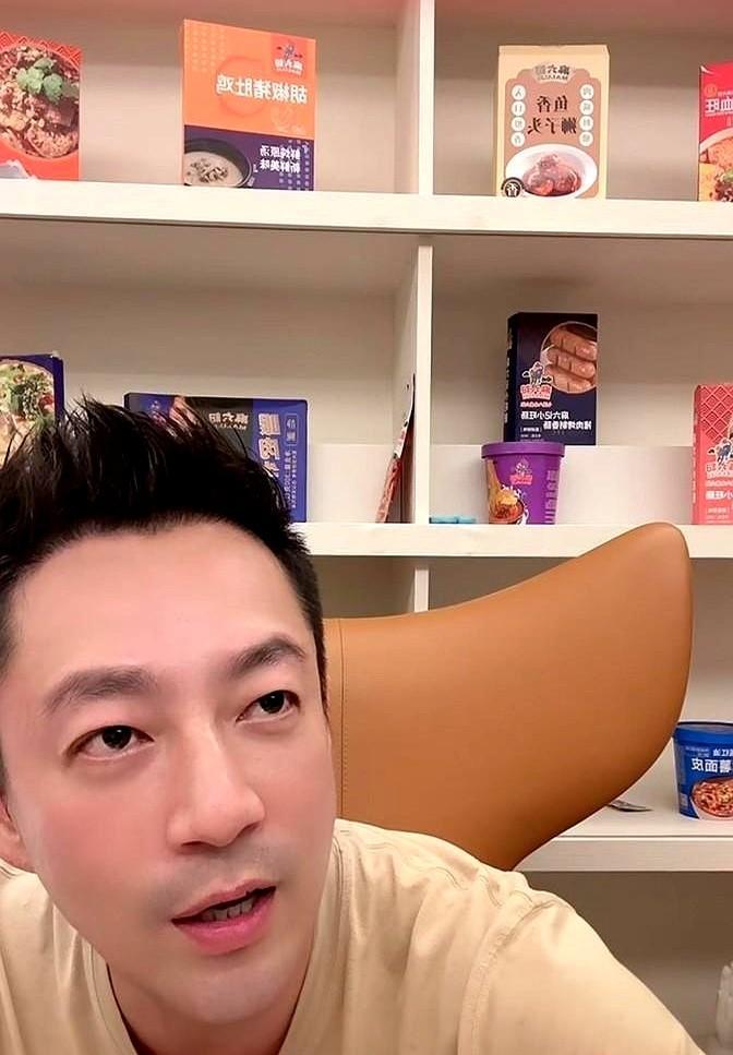 汪小菲直播里随口一问，没想真能考倒女儿。
结果小玥儿张嘴就说“6月27日”，把他