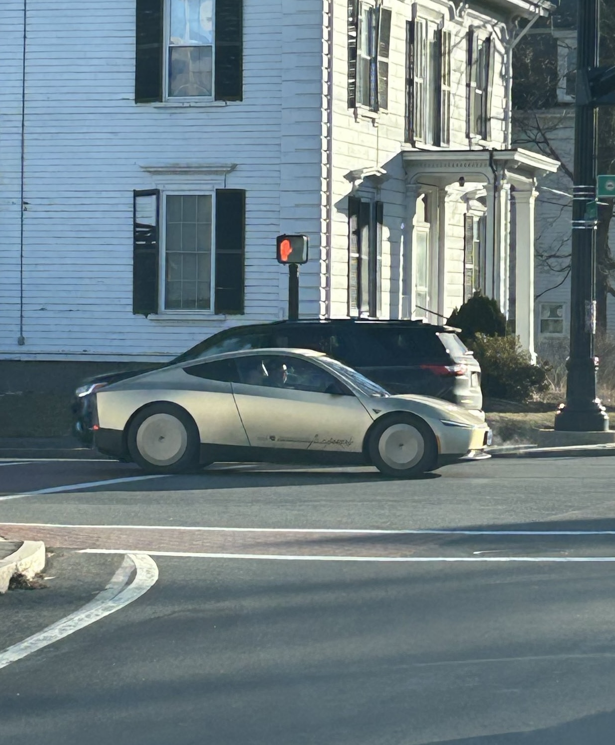 1月19日，马斯克：解决 AI5 问题对特斯拉来说至关重要，因此我必须让两个团队