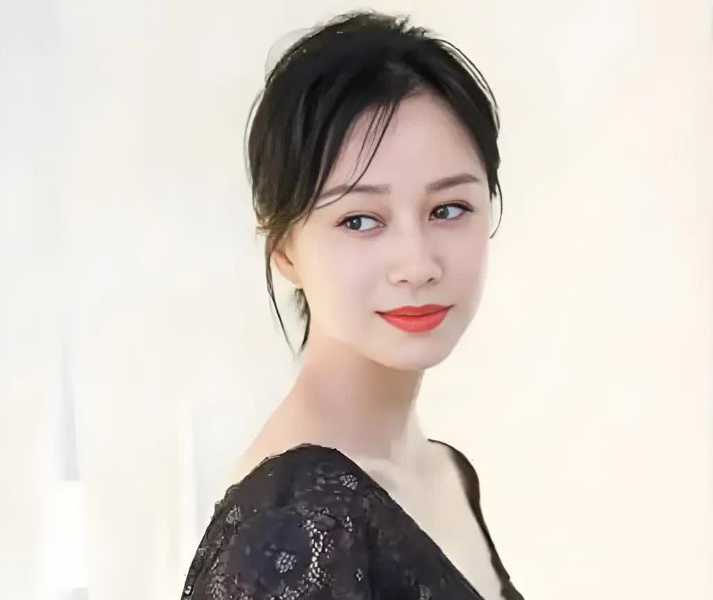 我的天，倪虹洁怎么笑得出来的啊

女人结婚真的要慎重

有漂亮脸蛋和身材