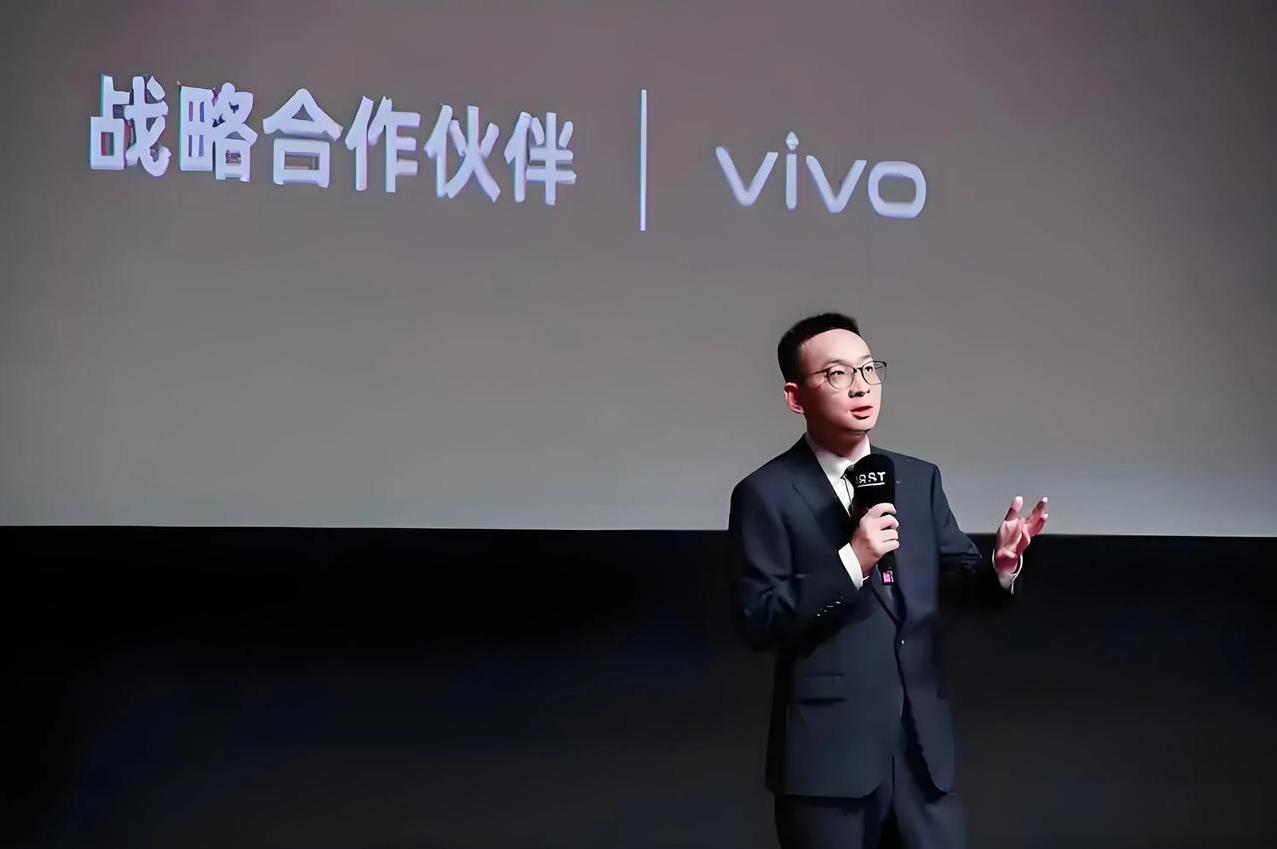 曝原vivo 品牌副总裁贾净东已离职，由谢之涵接任！
今日有消息称，原vivo 