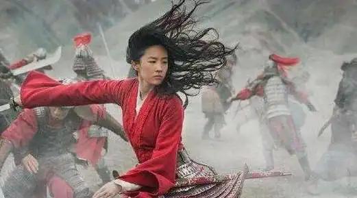 390年寒冬，21岁的后秦毛皇后被剥去铠甲，披发赤身押上刑场。姚苌劝降说：“只要