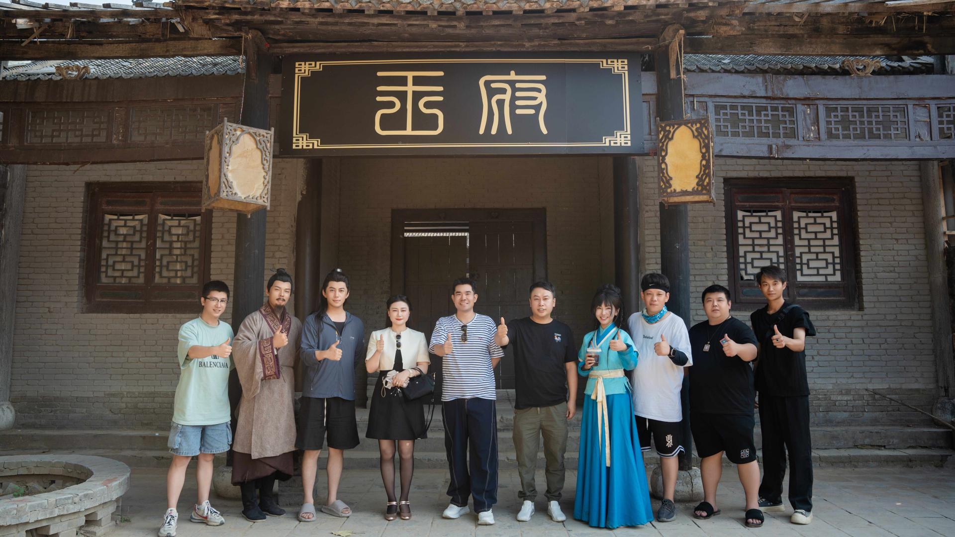 路遥领衔《娘娘驾到，叫我石矶》郑州圆满杀青 冰火双姝演绎权谋喜剧终章