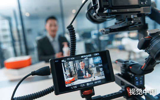 亲弟为流量断她手筋逼嫁老男人？隐忍三年逆袭打脸全网！