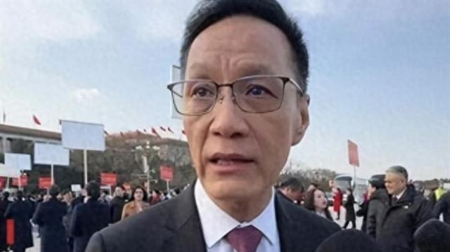 央视痛批！演员文化素养堪忧，冯远征两会提议多学习非虚言！