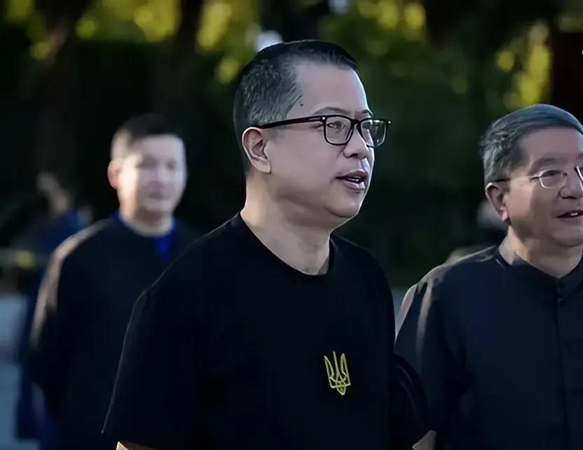 最初的打算是结婚赚波流量
没想到李国庆删视频了[尬笑]
对！就是他和张丹红结婚现